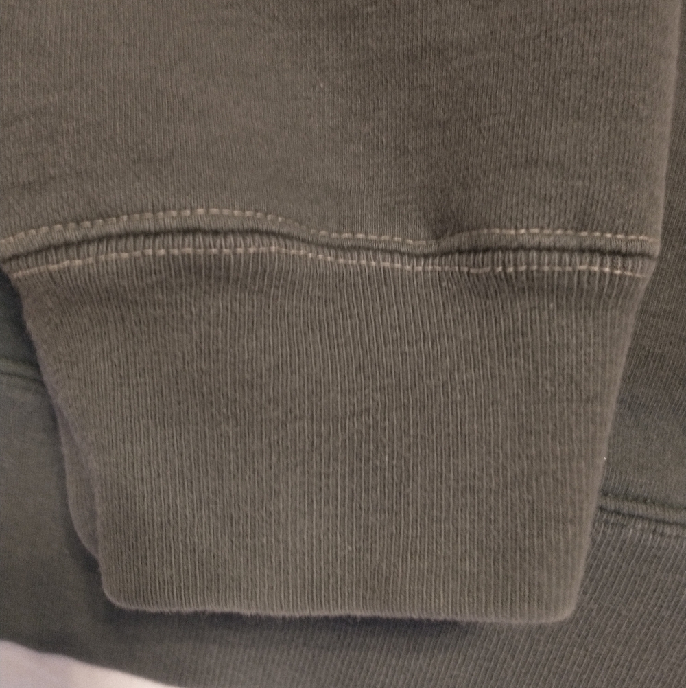Abercrombie & Fitch Men's Green XL Sweatshirt. - Picture 5 of 8